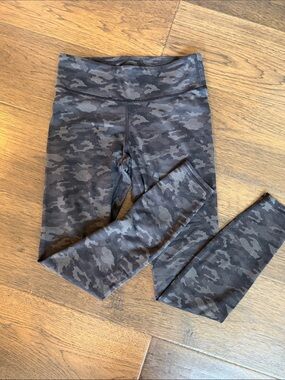 Fabletics Black & Dark Gray Camo Women’s Leggings